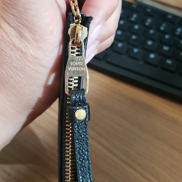 Louis Vuitton Key Pouch - Picture 4 of 9